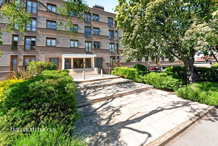 2 Bedroom Apartment For Sale In London Road, Cheam, Sutton, SM3