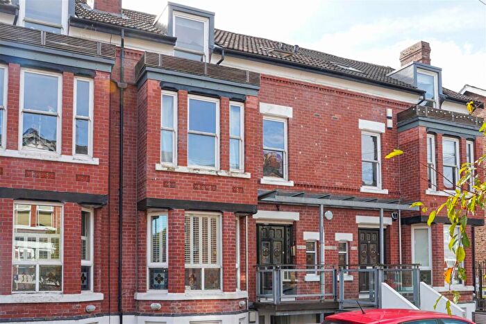 2 Bedroom Apartment For Sale In Cranbourne Road, Cholrton, M21