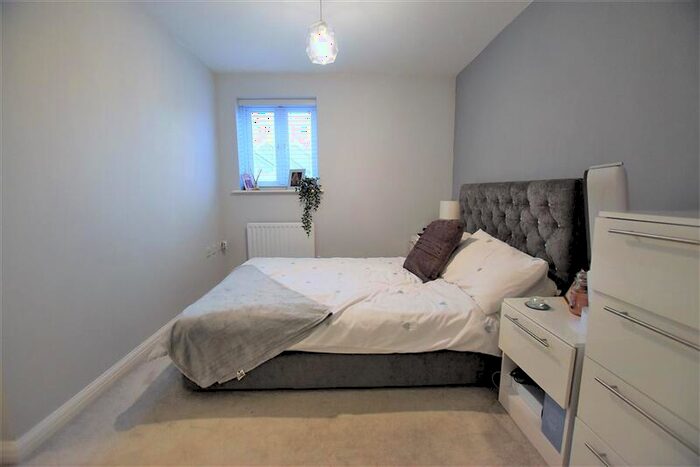 2 Bedroom Apartment To Rent In Oxleaze Way, Paulton, BS39