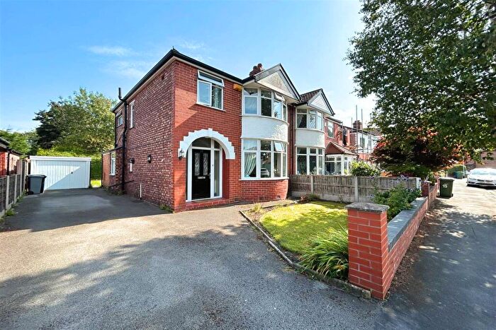 3 Bedroom Semi-Detached House For Sale In Clough Avenue, Sale, M33