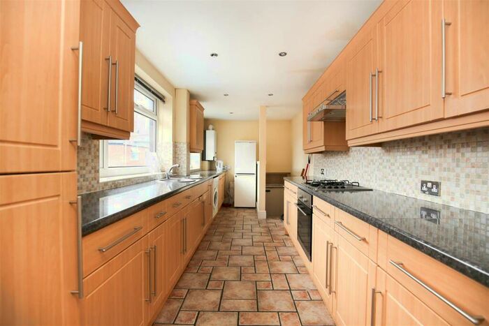5 Bedroom Maisonette To Rent In (£pppw) Warwick Street, Heaton, NE6