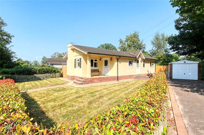 2 Bedroom Park Home For Sale In The Larches, Warfield Park, Bracknell, Berkshire, RG42