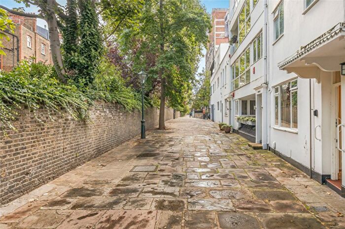 3 Bedroom Terraced House For Sale In Thistle Grove, Chelsea, London, SW10