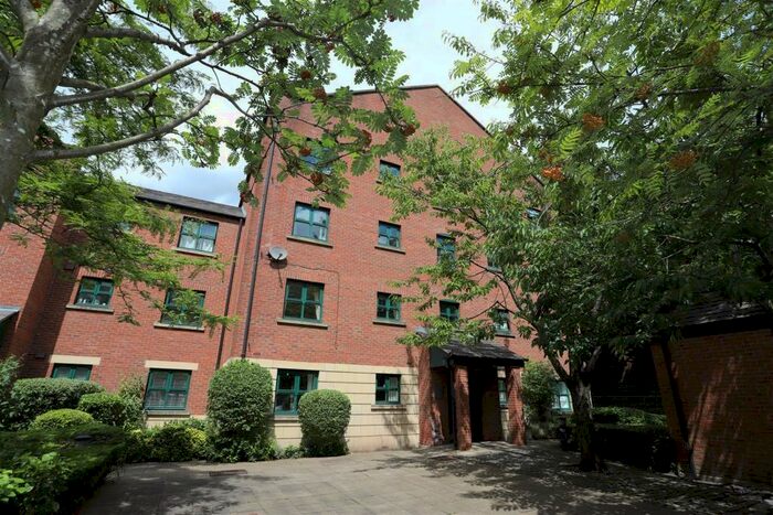 2 Bedroom Apartment To Rent In Slate Wharf, Manchester, M15