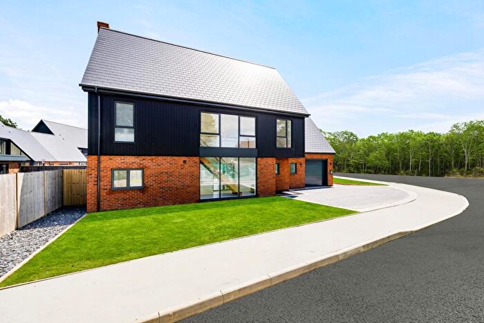 4 Bedroom Detached House For Sale In Wildflower Close, Hawkinge, Folkestone, CT18