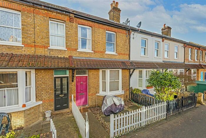 3 Bedroom Property To Rent In Holly Road, Hampton Hill TW12