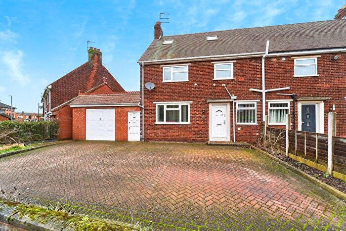 3 Bedroom Semi Detached House For Sale In Sutton Road, Wednesbury, WS10