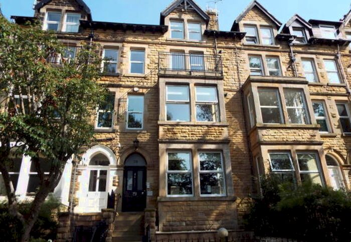 2 Bedroom Apartment To Rent In Valley Drive, Harrogate, HG2