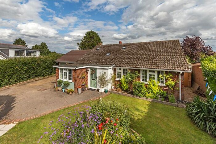 3 Bedroom Detached Bungalow For Sale In Dovehouse Lane, Kensworth, Dunstable, LU6