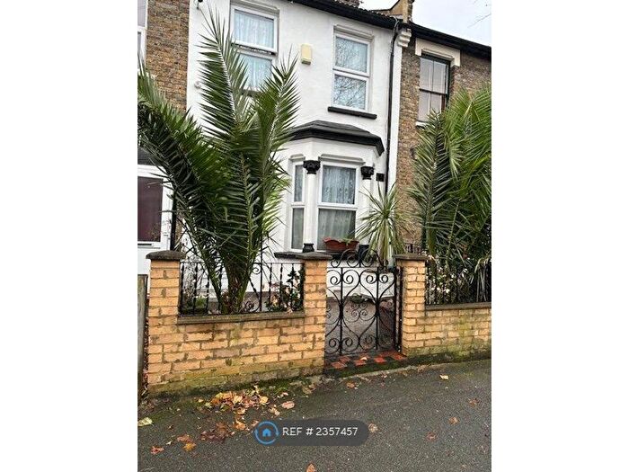 3 Bedroom Terraced House To Rent In Thorpe Road, London, E7