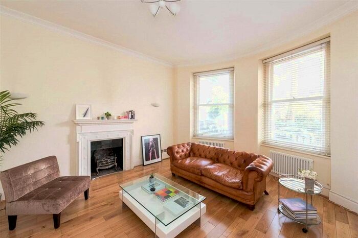 2 Bedroom Flat To Rent In Montagu Square, Marylebone, London, W1H