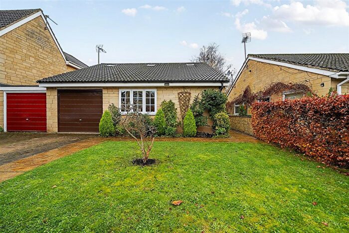 3 Bedroom Detached House For Sale In Lansdowne Crescent, Derry Hill, Calne, SN11