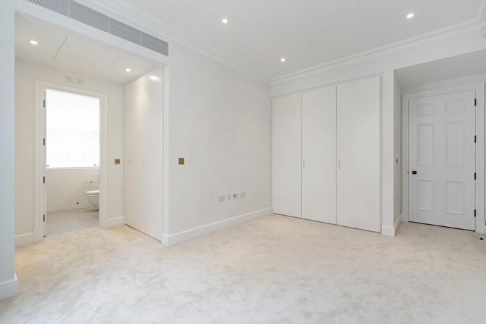 3 Bedroom Flat To Rent In Sloane Street, Knightsbridge, SW1X