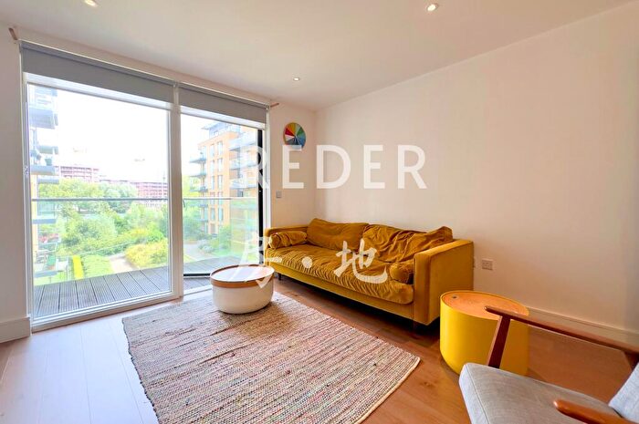 3 Bedroom Apartment To Rent In Wallace Court, Kidbrook, SE3