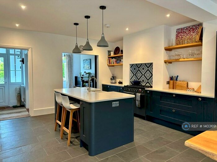 3 Bedroom Semi-Detached House To Rent In Sunnyside, Bristol, BS9