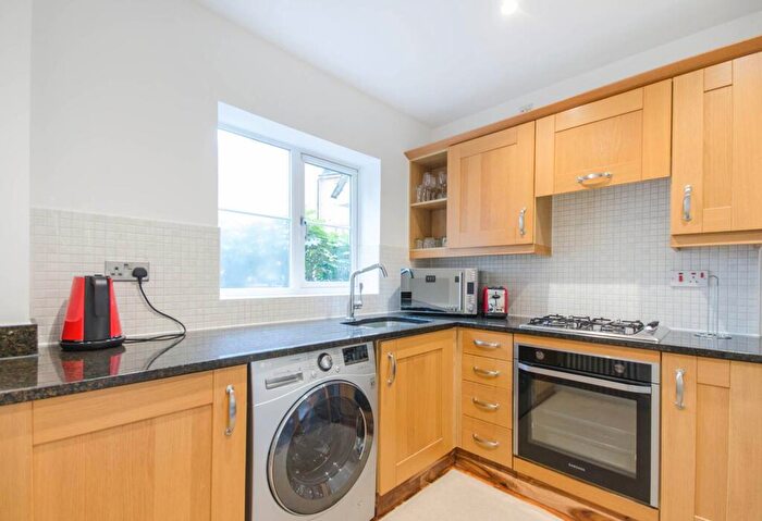 3 Bedroom Terraced House To Rent In Briary Court, Canning Town, London, E16