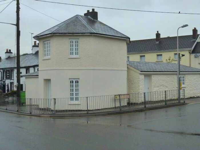 2 Bedroom Property To Rent In Old St Clears Road, Johnstown, Carmarthen, SA31
