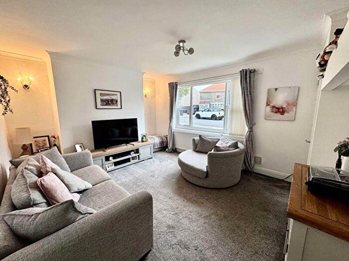 3 Bedroom Semi-Detached House For Sale In Park Avenue, Shiremoor, NE27