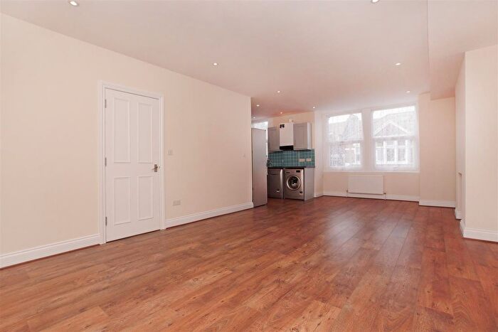 3 Bedroom Maisonette For Sale In Marys Road, Willesden Junction, London, NW10