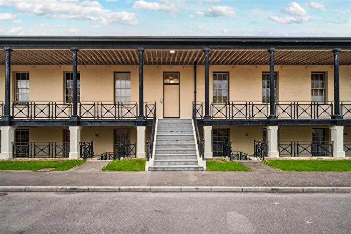 2 Bedroom Flat For Sale In St. Georges Walk, Gosport, PO12