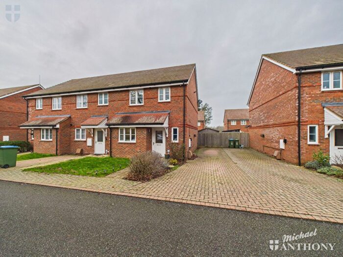 3 Bedroom End Terrace House For Sale In Oak Place, Aylesbury, HP22
