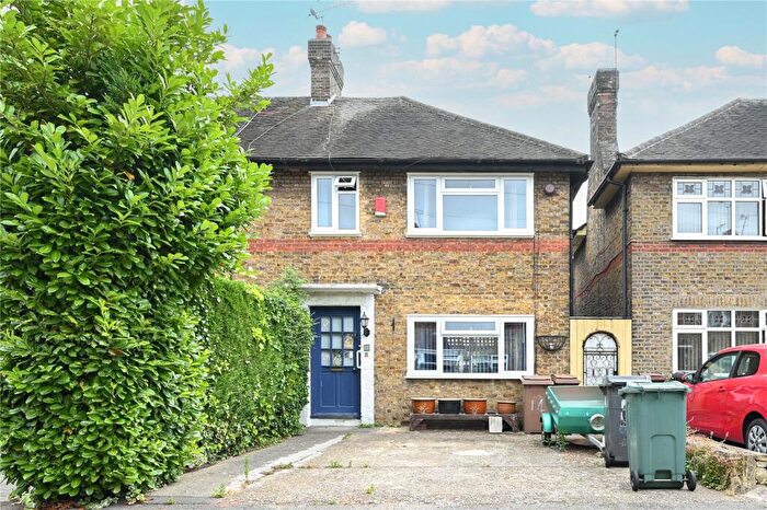 3 Bedroom End Of Terrace House For Sale In Mansel Grove, Walthamstow, London, E17