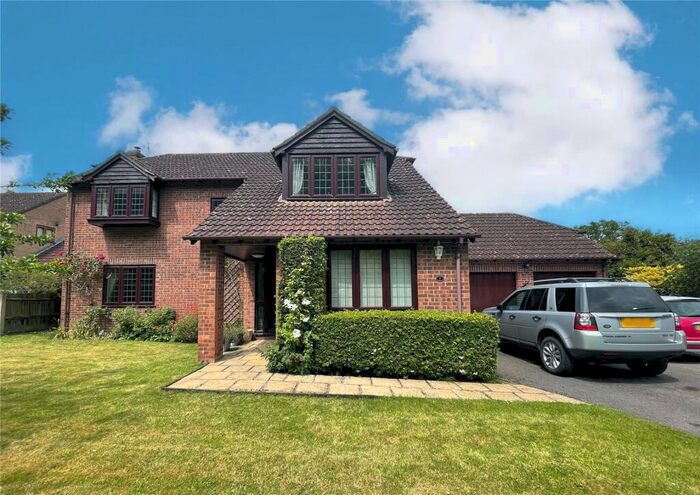 4 Bedroom Detached House For Sale In Beaurepaire Close, Bramley, Tadley, Hampshire, RG26