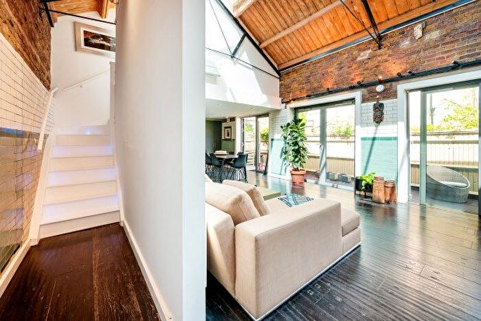 3 Bedroom Flat To Rent In The Old Baths, Brentford, TW8