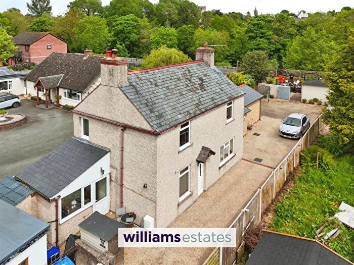 4 Bedroom Property For Sale In Lower Denbigh Road, St. Asaph, LL17