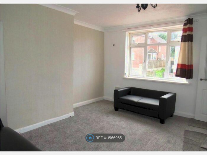3 Bedroom Semi-Detached House To Rent In Longbank Road, Tividale, Oldbury, B69