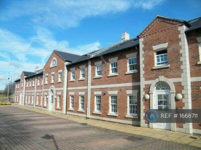 2 Bedroom Flat To Rent In Thornton Hall Close, Northampton, NN2