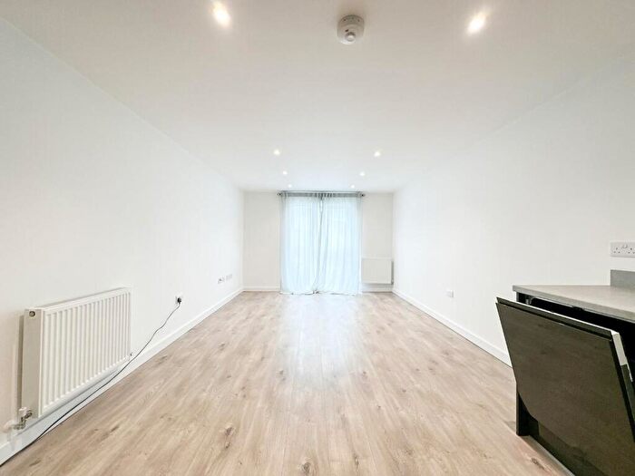 2 Bedroom Flat To Rent In Addison House, Ashton, Bristol, BS3