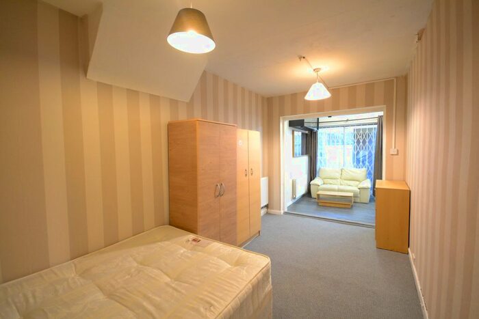 Studio To Rent In Wulfstan Street, London W12