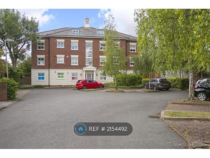 2 Bedroom Flat To Rent In Enversham Court, London, SE23