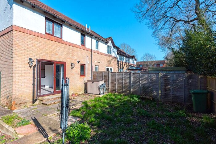 1 Bedroom Property For Sale In Crookham Close, Tadley, RG26