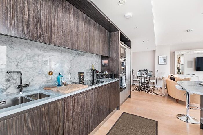 2 Bedroom Flat For Sale In Charrington Tower, Blackwall, Canary Wharf, London, E14