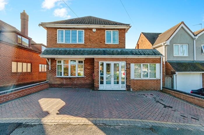 3 Bedroom Detached House For Sale In Sneyd Lane, Walsall, West Midlands, WS3