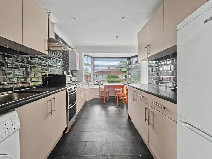 2 Bedroom Flat To Rent In Thatch Leach Lane, Whitefield, M45