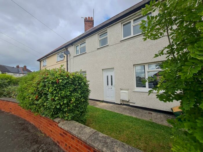 2 Bedroom Terraced House To Rent In First Avenue, LL12