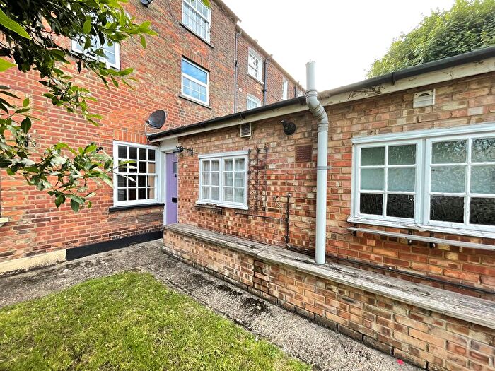 1 Bedroom Flat To Rent In Icknield Street, Dunstable, LU6