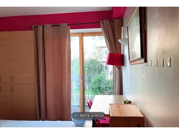 2 Bedroom Flat To Rent In Pullman Haul, Brighton, BN1