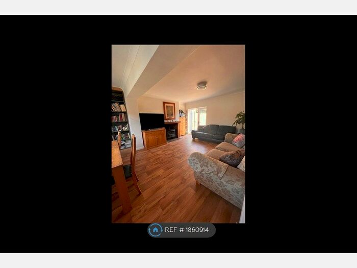 3 Bedroom Terraced House To Rent In Walden Cottages, Guildford, GU3