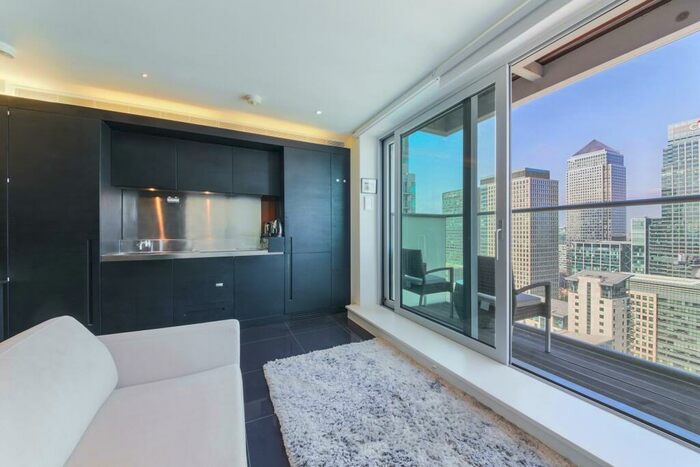 Apartment To Rent In Pan Peninsula, Canary Wharf, E14