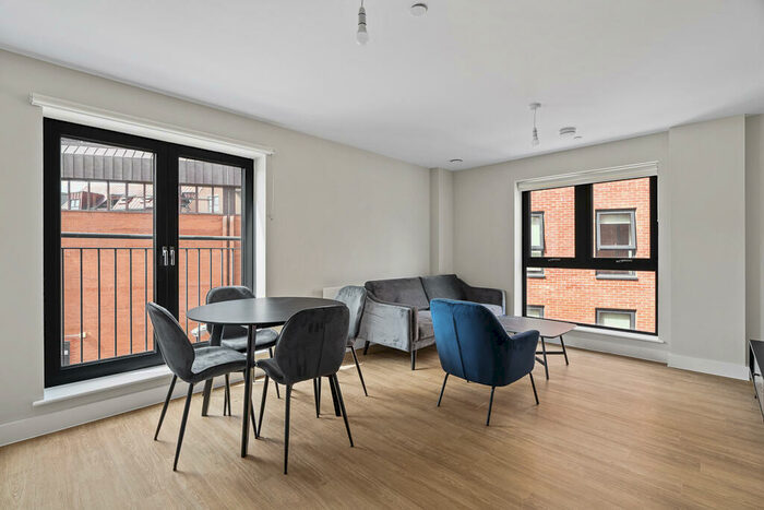 2 Bedroom Apartment To Rent In Weavers Yard Newbury, RG14