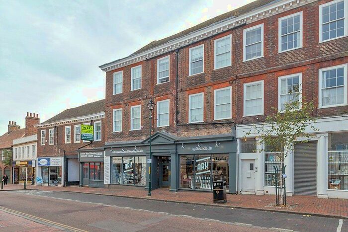 1 Bedroom Apartment To Rent In - High Street, Sittingbourne, Kent, ME10