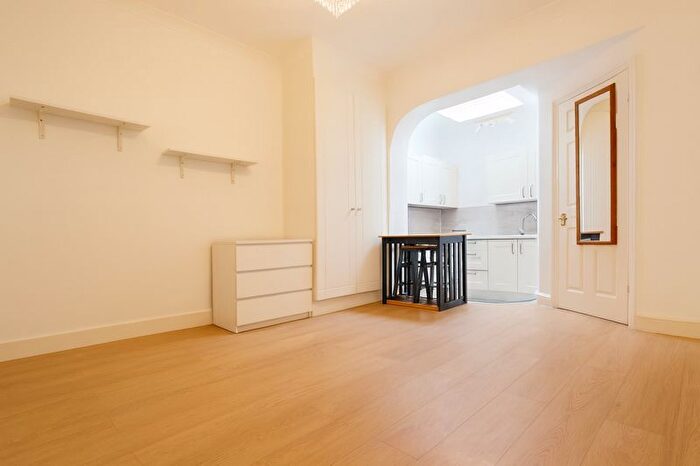 Studio To Rent In Whymark Avenue, London, N22