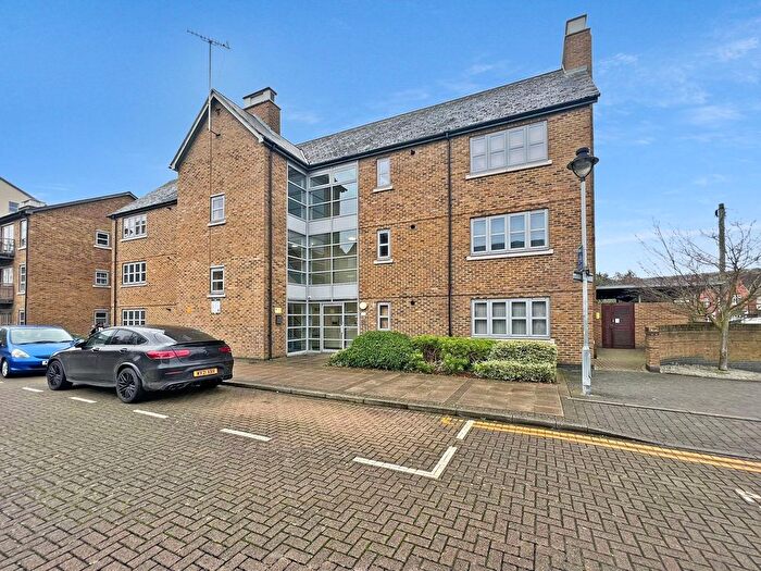 1 Bedroom Flat For Sale In Sheepen Place, Colchester, CO3