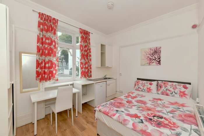 Studio To Rent In Oakley Street, London, SW3