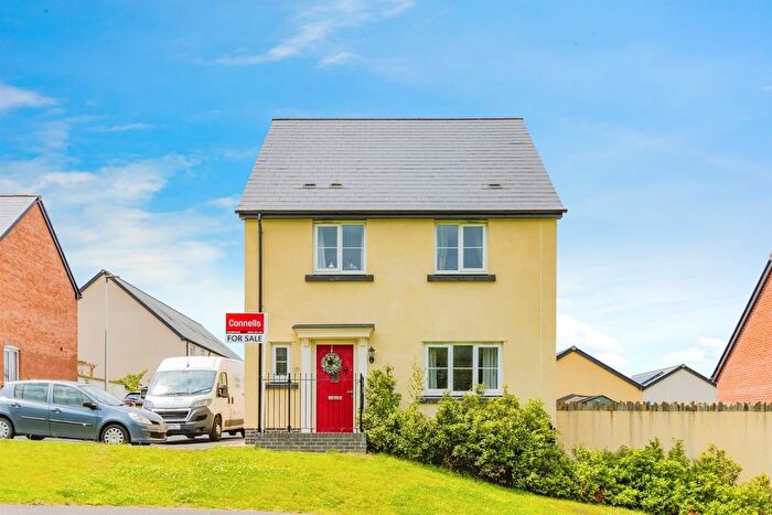 4 Bedroom Detached House For Sale In Spinners Square, Chudleigh, Newton Abbot, TQ13