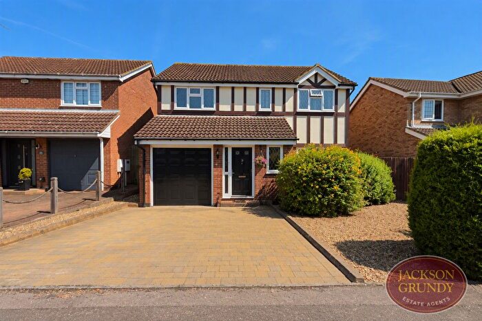 4 Bedroom Detached House For Sale In Limefields Way, East Hunsbury, NN4